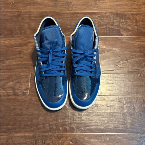Nike Men's Blue Sneakers - Picture 1 of 4